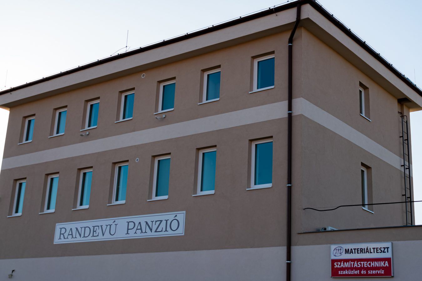 Bed and Breakfast Randevu Panzio Šoproň Exteriér fotografie